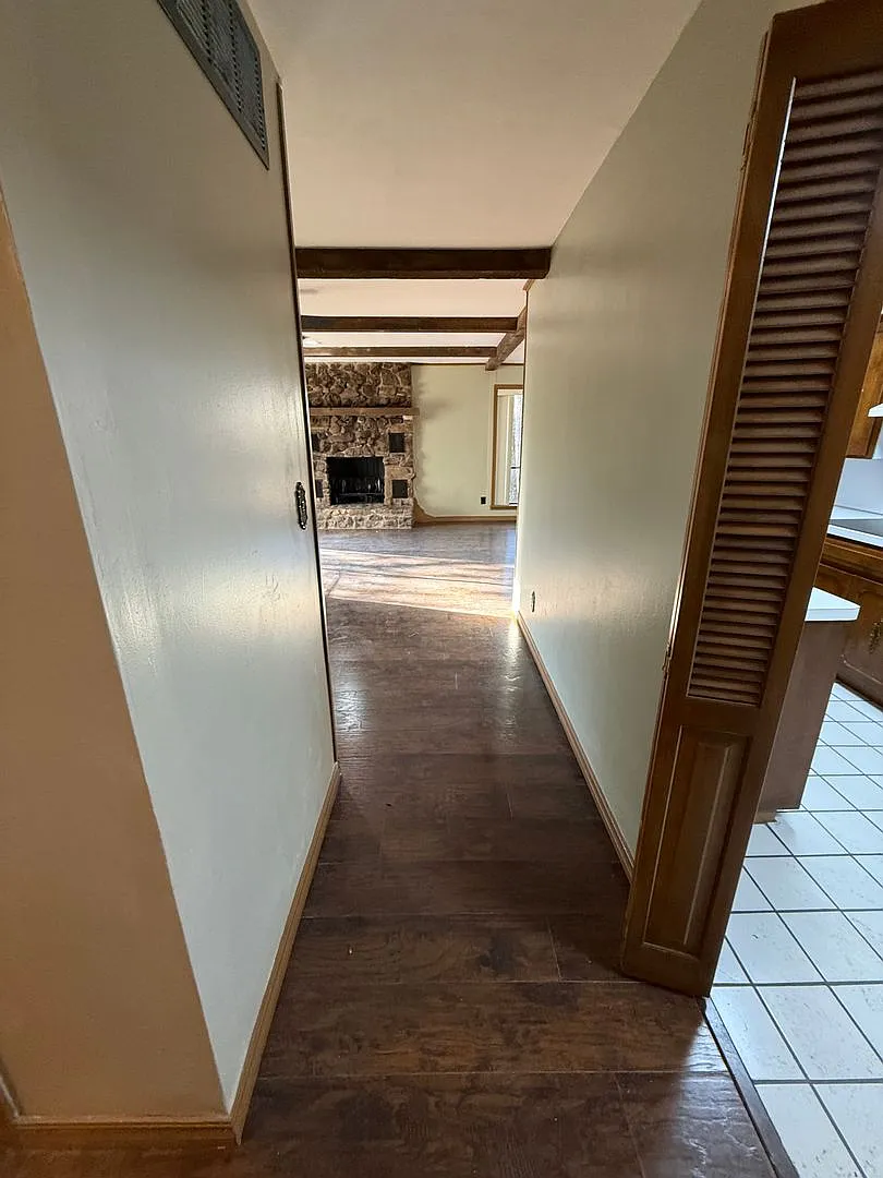 3 Bed 2 Bath House with 2 Car Garage in desired Neighborhood. Has gas Heat. — Photo 3