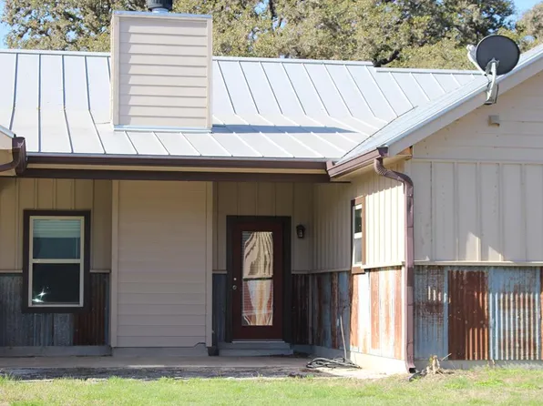 701 Bushwhack Rd, Kerrville, TX 78028