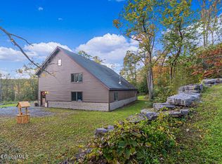 522 Starr Rd, Ravena, NY 12143