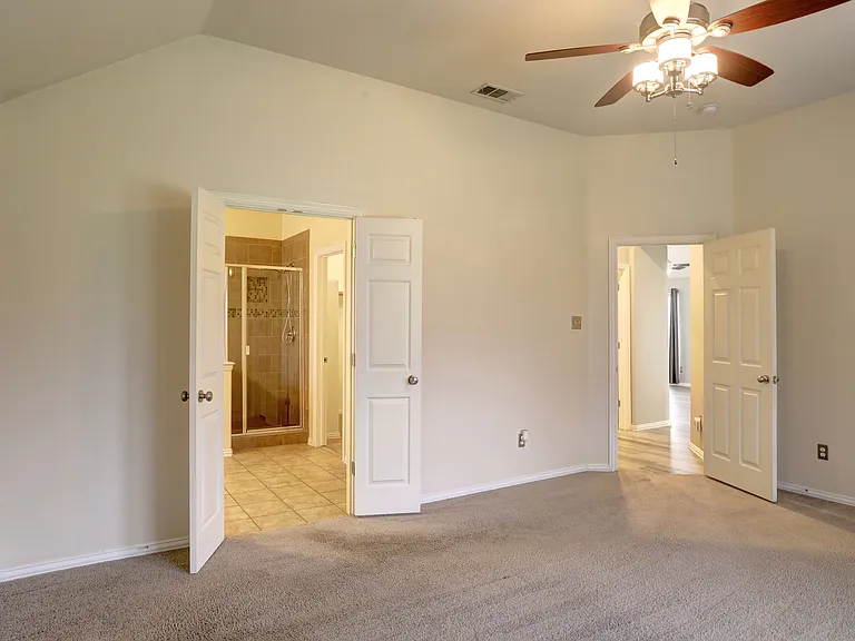 2804 Cascade Cove Dr — Photo 12