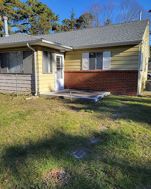 1st image of 15 Mallard Dr Unit A