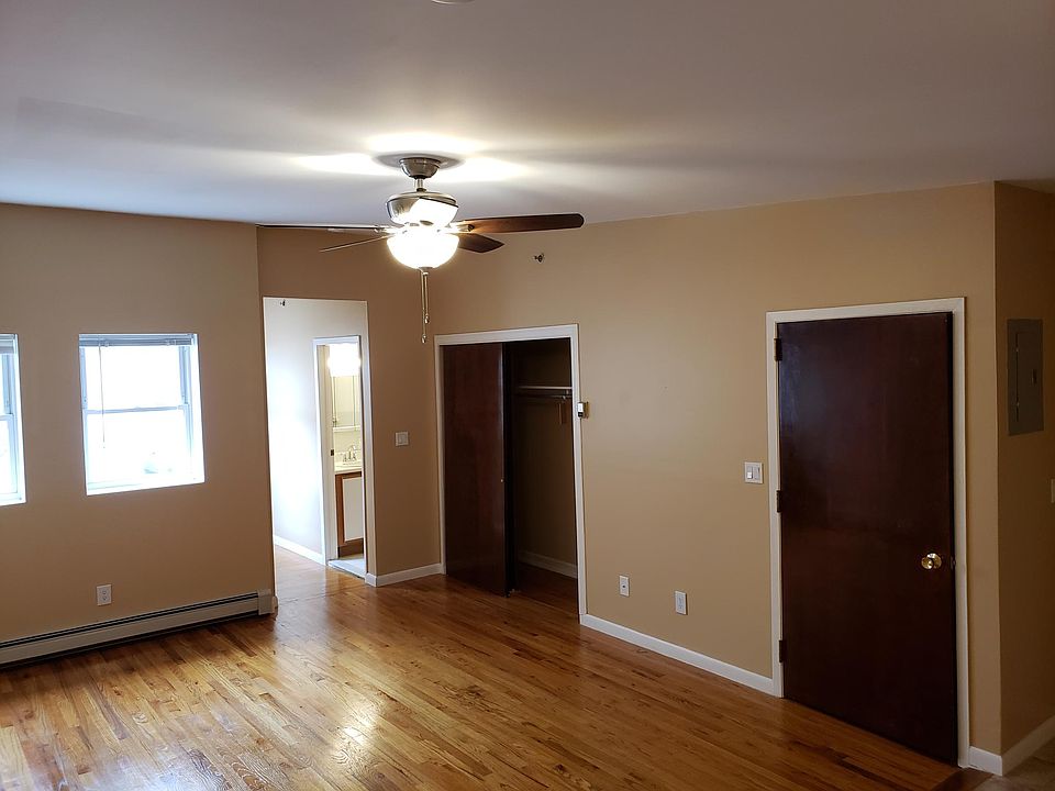 1st image of 52 Main St Ste 1