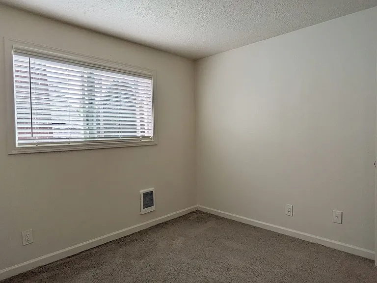4102-4128 SE Cesar E Chavez Blvd — Photo 43