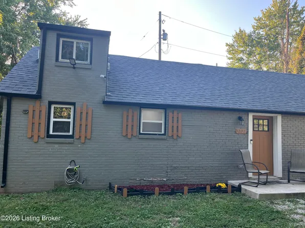 2724 Triplett Ct, Louisville, KY 40216