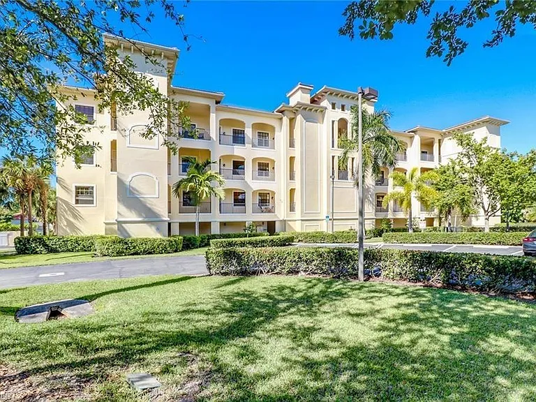 15121 Laguna Dr #102 — Photo 46