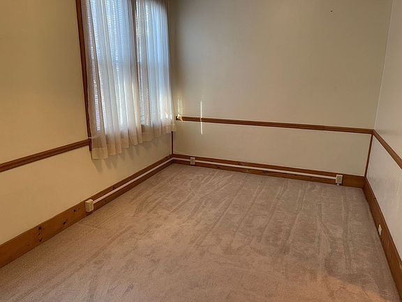 3rd image of 609-611 Lincoln St #609