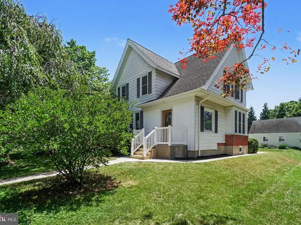 252 E Areba Ave, Hershey, PA 17033