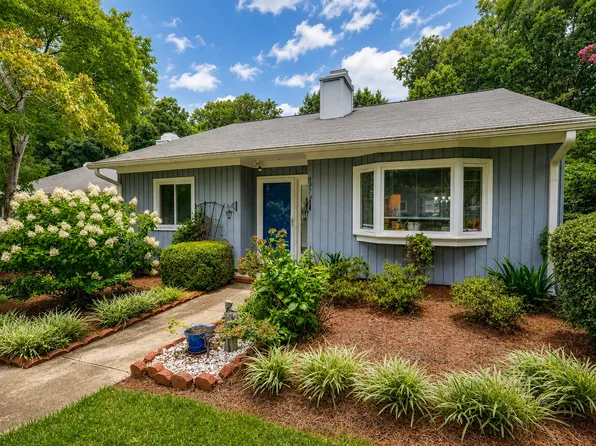 8329 Rust Wood Pl, Charlotte, NC 28227