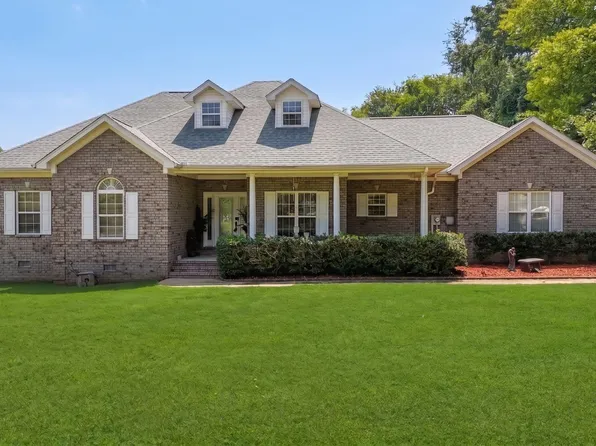435 Long St W, Mc Ewen, TN 37101