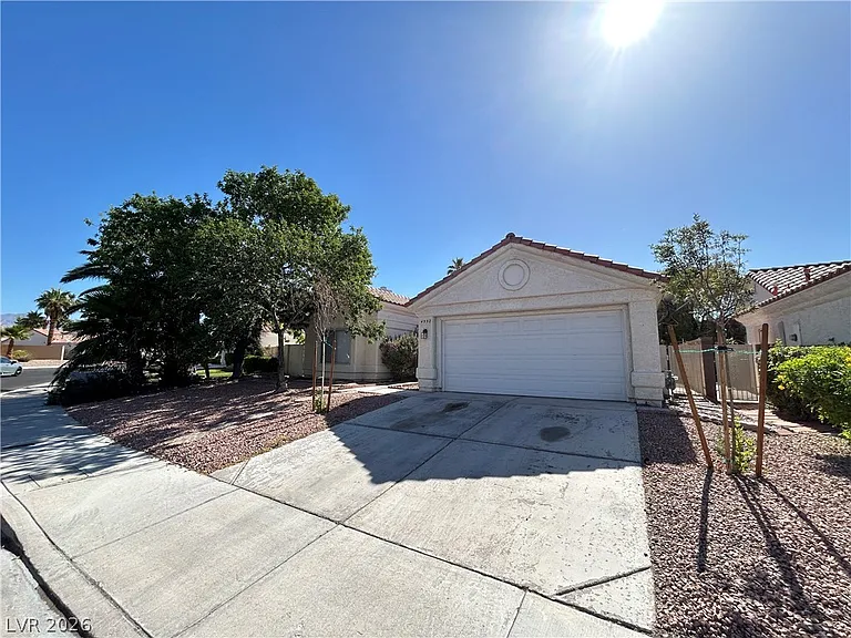 4552 Bradpoint Dr #0 — Photo 2