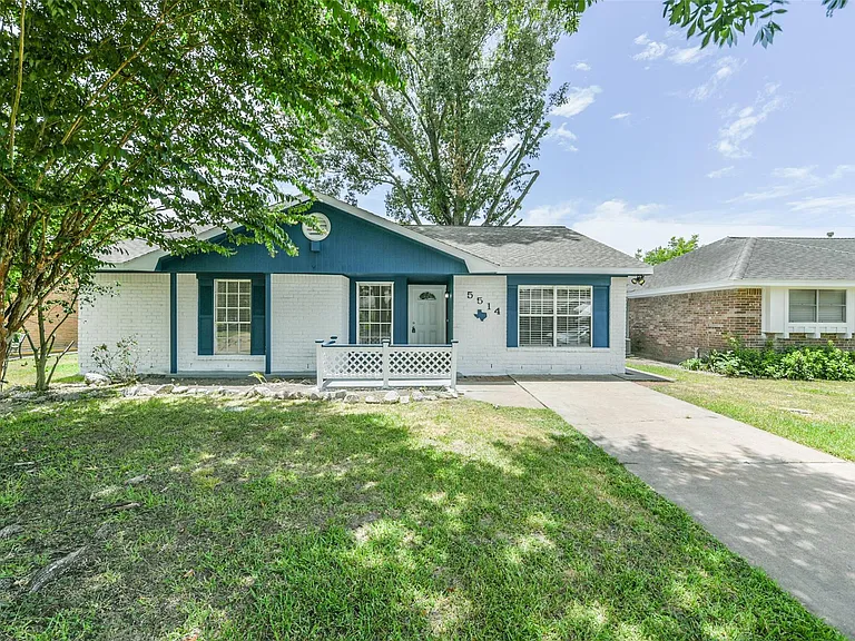 5514 Vickita Dr — Photo 2