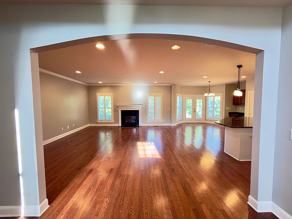 2nd image of 1731 Players Mill Rd