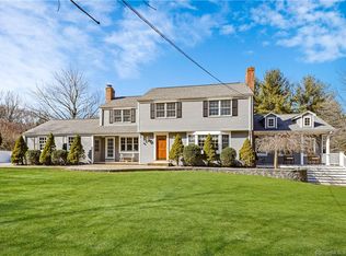 70 Holcomb St, Simsbury, CT 06070