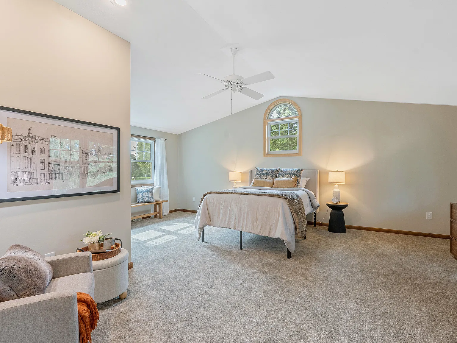 3 bed, 3.5 bath, 2098 sqft, $3,995 — Photo 2