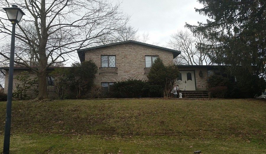 1st image of 869 16th St NE