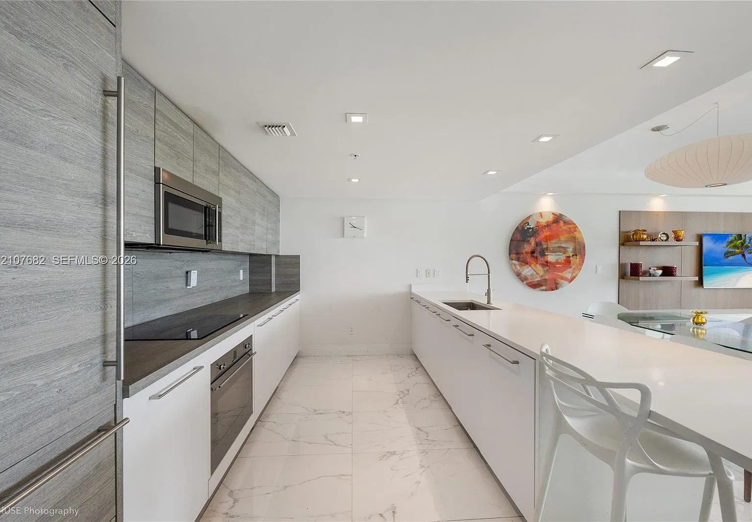 400 Sunny Isles Condo Wes — Photo 3