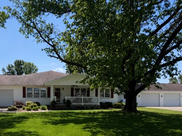 119 W Mack Ave, Olney, IL 62450