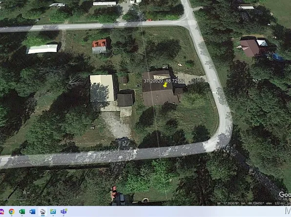 17 Southland Dr, Metropolis, IL 62960