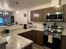 Available Now! Off Campus Student Housing! Move-in Discounts.