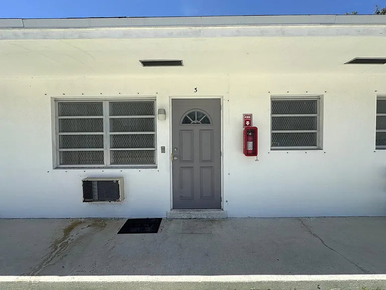 932 S B St #3 — Photo 2