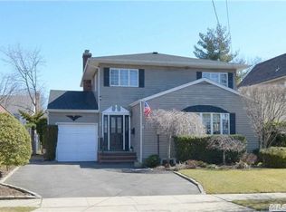 16 Howland Rd, East Rockaway, NY 11518