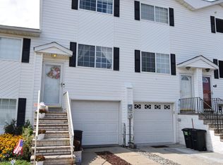 521 Medina St, Staten Island, NY