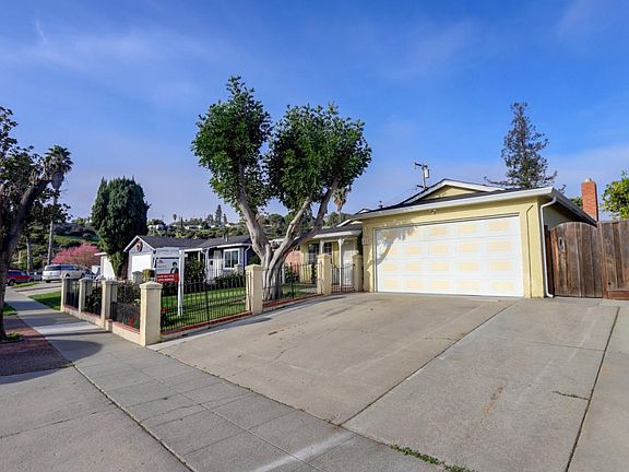 4th image of 4461 Lullaby Ln