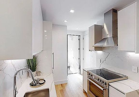 2nd image of 543 Bergen St APT 2