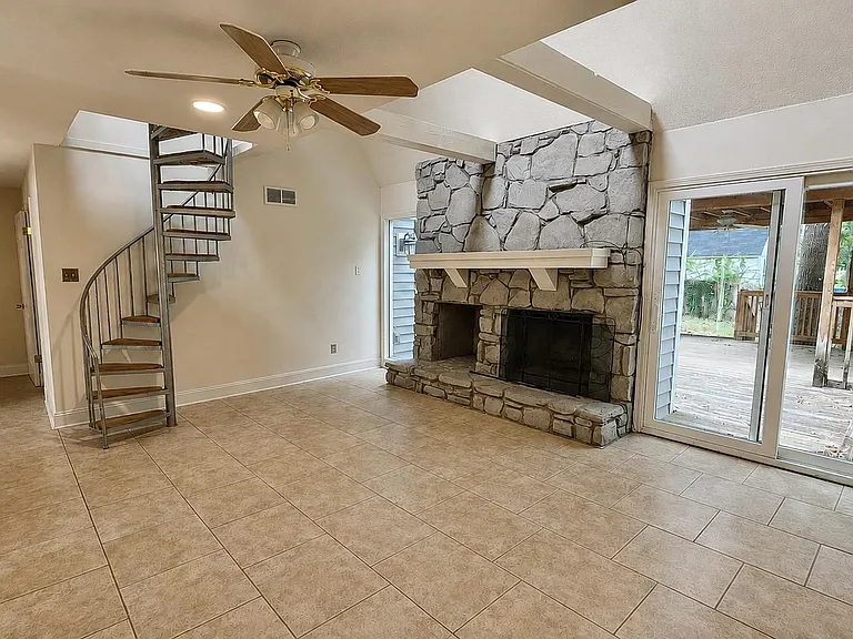 89 Ericson Rd — Photo 18