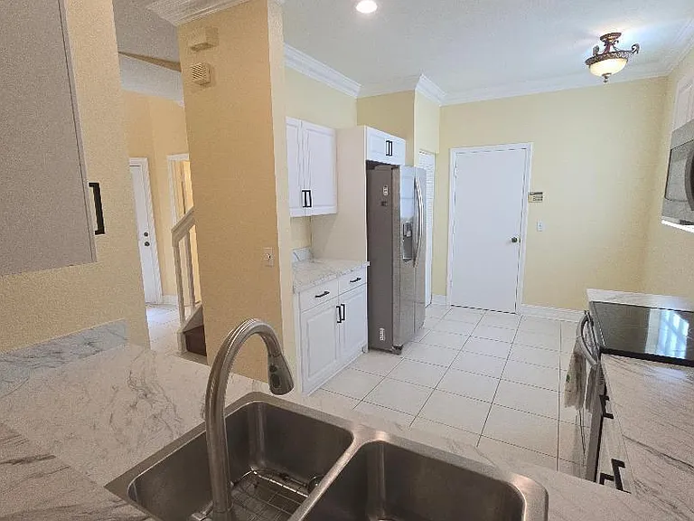 10351 NW 7th St — Photo 9