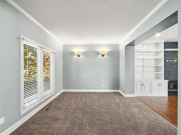 5th image of 6019 W 124th St