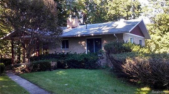 1st image of 8733 Club House Dr
