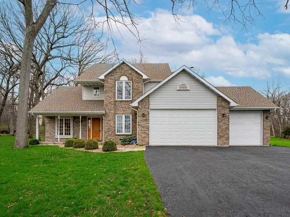 227 Foxfire Pl, Rockton, IL 61072