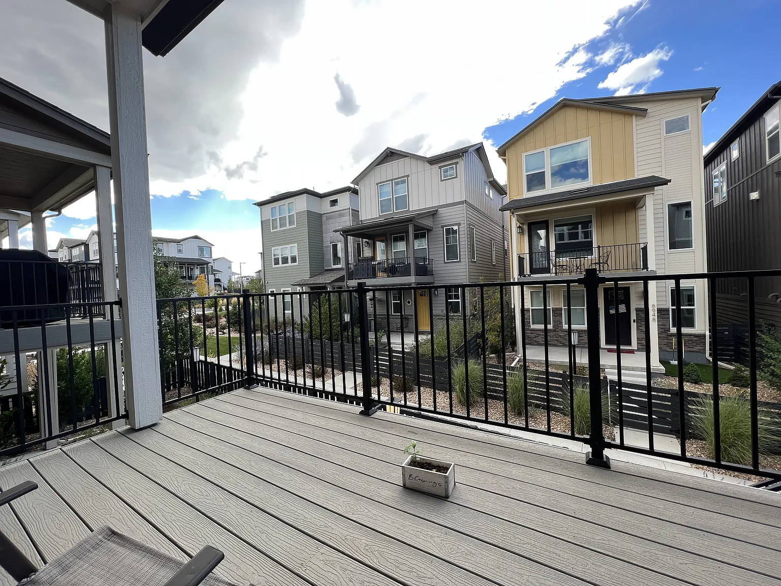 3 bed, 2.5 bath, 2270 sqft, $3,400 — Photo 2