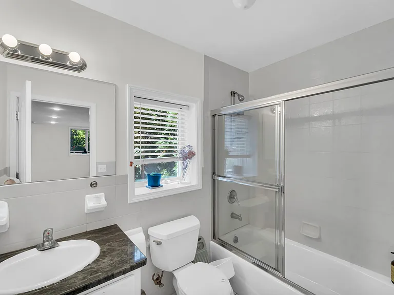 290 Mohegan Way — Photo 22