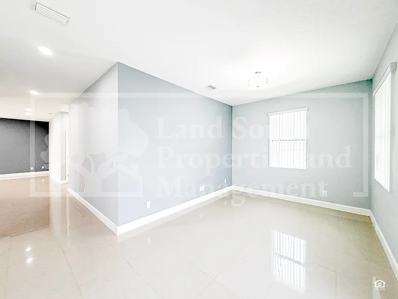 3 bed, 2.0 bath, 1595 sqft, $2,075 — Photo 4