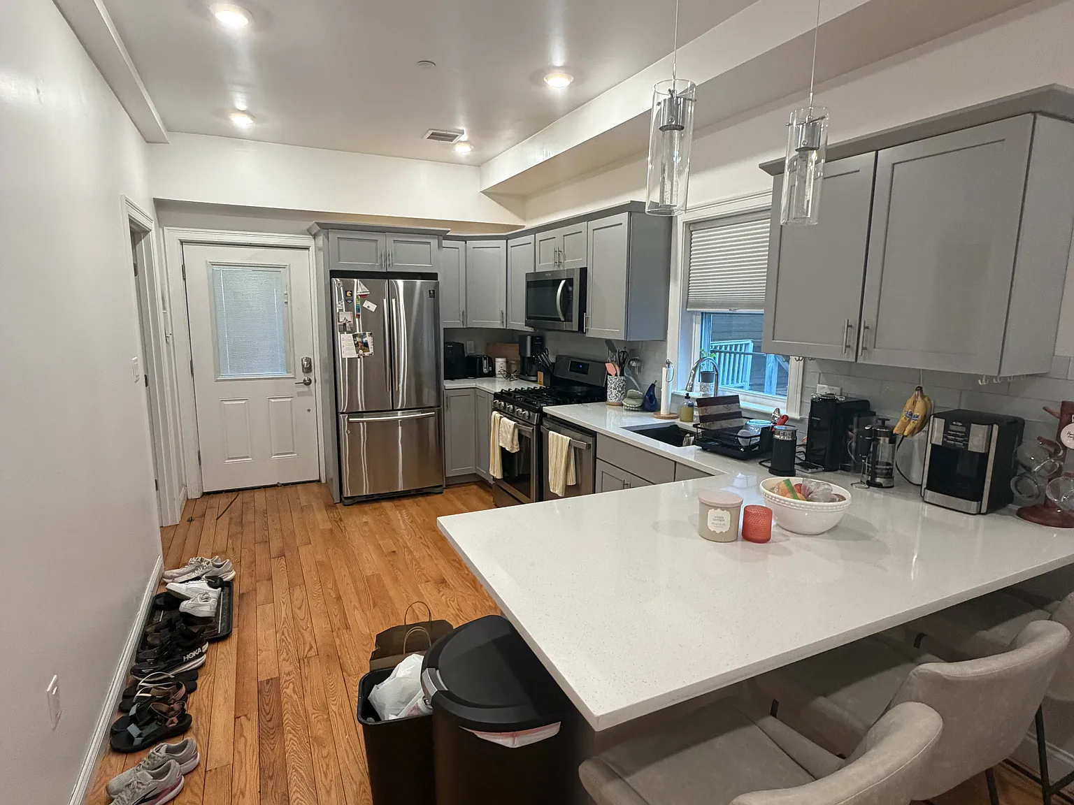 2 bed, $4,000 — Photo 2