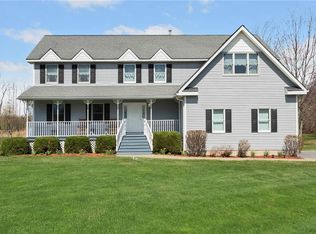 13 Bristol Dr, Middletown, NY 10941