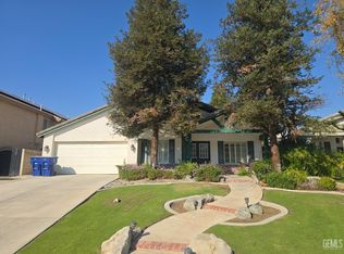 10220 Heather Valley Dr, Bakersfield, CA 93312