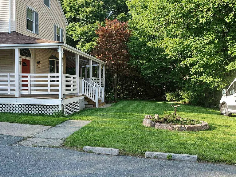 9 Conklin Ln — Photo 2