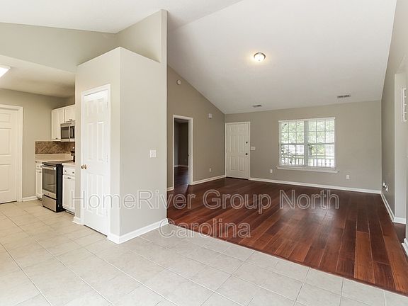2nd image of 1812 Lochwood Dr