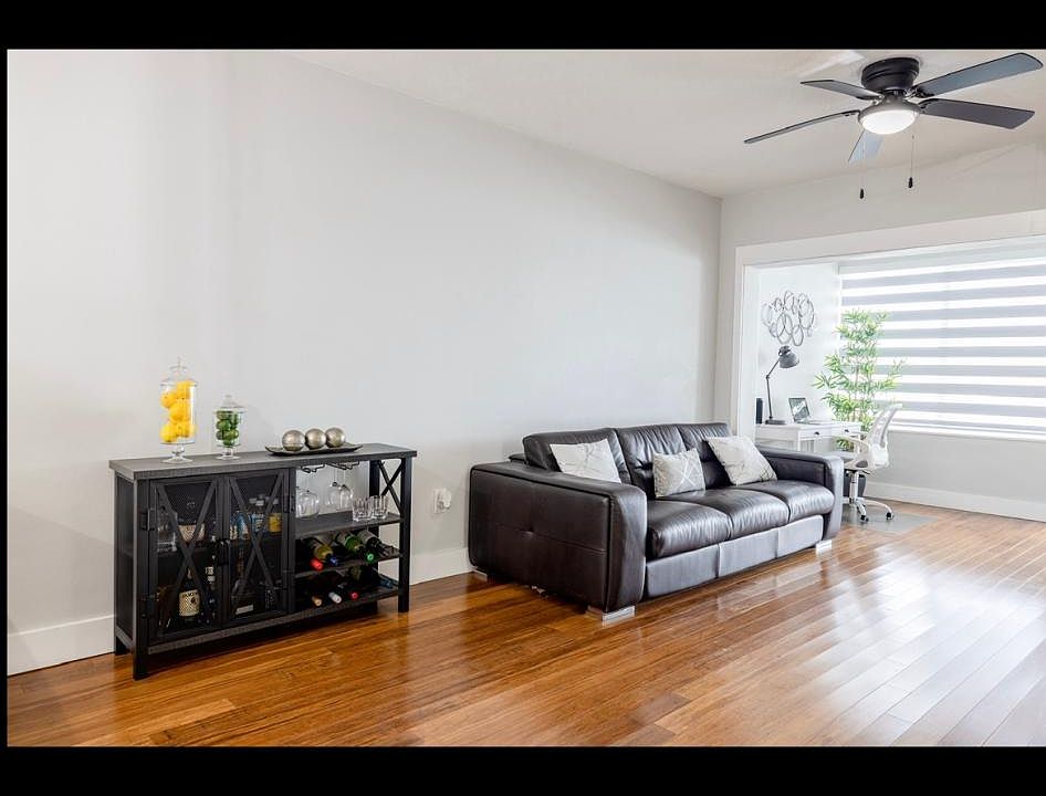 1st image of 270 NE 191st St APT 104