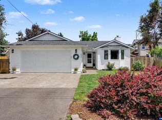 645 John St, Mount Angel, OR 97362