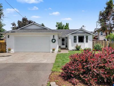 645 John St, Mount Angel, OR, 97362