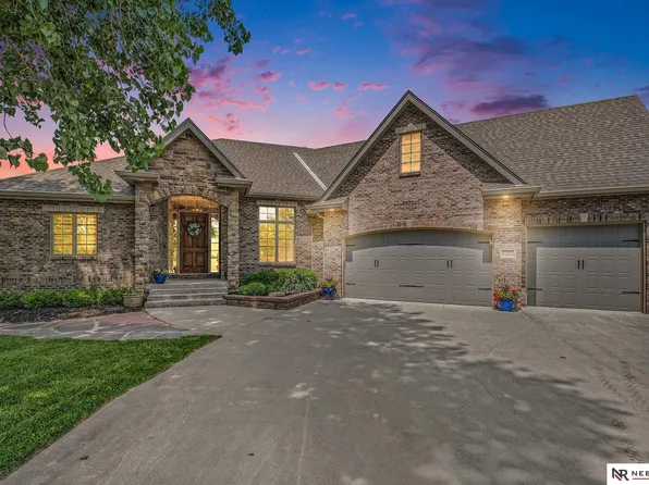 T 1032 S Lake Shore Dr, Fremont, NE 68025