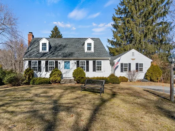 617 Bedford St, Concord, MA 01742