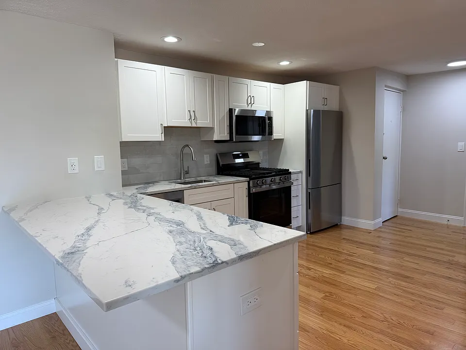 15 Main St #6