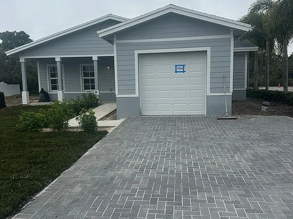 22066 Miami Ave, Miami, FL 33170