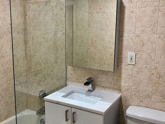 5th image of 305 Eckford St APT 1R