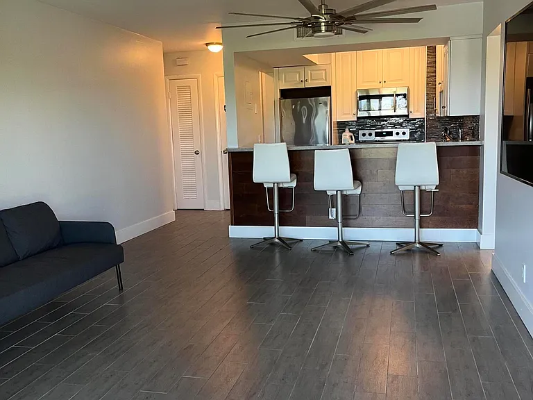 610 Tennis Club Dr #403 — Photo 4